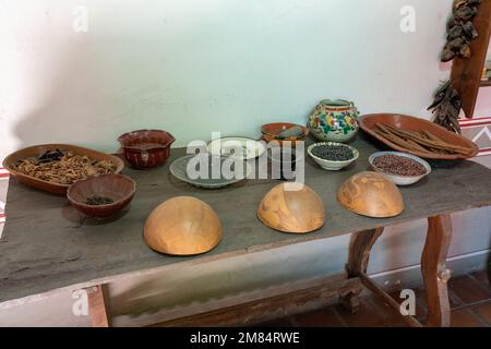 Mobili d'epoca nel Museo Casa Juarez Site di Oaxaca, Messico, dove Benito Juarez visse per 10 anni da ragazzo. Foto Stock