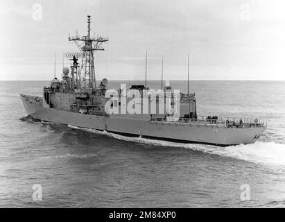 Una vista elevata del quarto porto della fregata missilistica guidata USS VANDEGRIFT (FFG-48) in corso. Paese: Sconosciuto Foto Stock