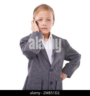 Non vuoi attraversarmi. Studio shot di una adorabile bambina fingendo di essere una donna cross business. Foto Stock