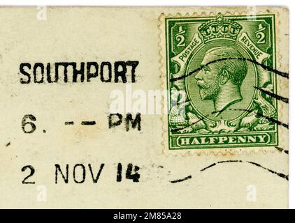 Al contrario, primo piano della cartolina originale dei primi anni WW1 affrancata e con re Giorgio V mezzo penny francobollo affrancato / datato 2 novembre 1914. Foto Stock
