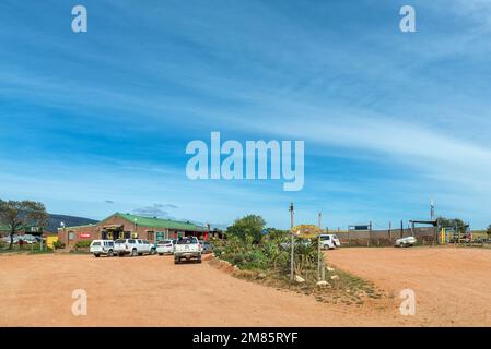 Malagas, Sud Africa - 24 settembre 2022: Vista del Breede River Trading Post sulla strada da Bredasdorp a Malagas nella Provincia del Capo Occidentale Foto Stock