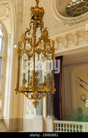 Il museo del palazzo della famiglia Hochberg a Pszczyna, ricco interno dell'edificio. Foto Stock