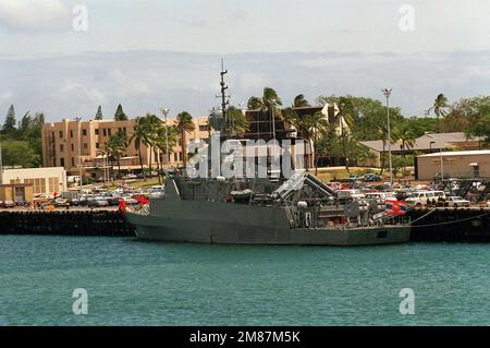 Una vista del quarto porto del missile thailandese corvette HTMS SUKHOTHAI (PF 2) ormeggiato ad un molo. Base: Pearl Harbor Stato: Hawaii(HI) Paese: Stati Uniti d'America (USA) Foto Stock