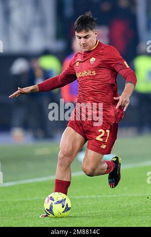 Roma, Italia. 12th Jan, 2023. Paulo Dybala di AS Roma durante la partita della Coppa Italia tra Roma e Genova allo Stadio Olimpico, Roma, Italia, il 12 gennaio 2023. Credit: Giuseppe Maffia/Alamy Live News Foto Stock