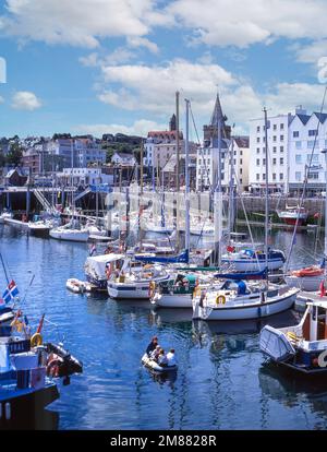 Porticciolo presso St Peter Port, St Pierre Port Parish, Guernsey, Isole del canale Foto Stock