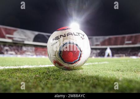 Recife, Brasile. 12th Jan, 2023. PE - Recife - 01/12/2023 - PERNAMBUCANCO 2023, SANTA CRUZ X AFOGADOS - il pallone visto prima della partita tra Santa Cruz e Afogados allo stadio Arruda per il campionato Pernambucano 2023. Foto: Rafael Vieira/AGIF/Sipa USA Credit: Sipa USA/Alamy Live News Foto Stock