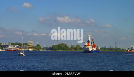 Nave di ricerca Heincke sul Weser vicino a Brema Vegesack, Germania Europa Foto Stock