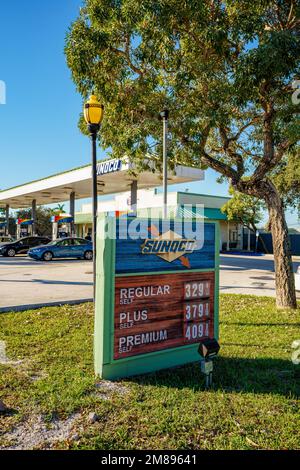 DAVIE, FL, USA - 12 gennaio 2023: Foto della storica stazione di servizio Sunoco DAVIE Florida Foto Stock