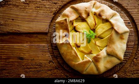 Galette di mele. Le galette sono una specialità gastronomica della regione francese della Bretagna. Foto Stock