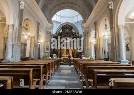 Vista sull'interno dell'antica chiesa di Oropa, nei pressi di Biella, Italia Foto Stock