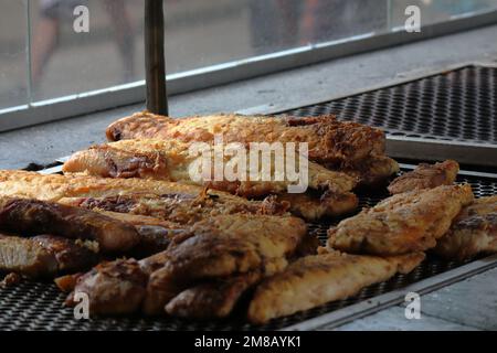 Pesce alla griglia, cucina tipica e tradizionale brasiliana a Piracicaba, San Paolo. Foto Stock