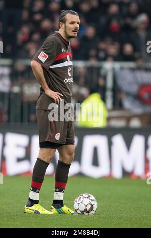 FOTO DI ARCHIVIO: Alex MEIER gira 40 il 17 gennaio 2023, Alex MEIER (St.Pauli) è deluso, deluso, delusione, delusione, triste, Frustrato, figura piena, formato ritratto, calcio 2nd Bundesliga, 25. matchday, FC St.Pauli (St.Pauli) - HSV Hamburg Hamburg Hamburg (HH) 0: 4, il 10th marzo 2019 ad Amburgo/Germania. Â Foto Stock
