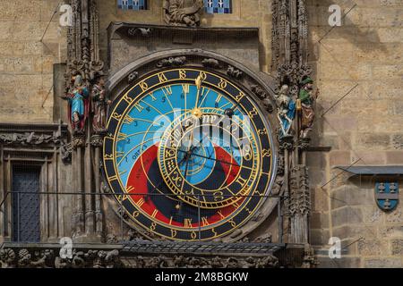 Dettaglio dell'orologio astronomico con quadrante astronomico presso il Municipio della Città Vecchia - Praga, Repubblica Ceca Foto Stock