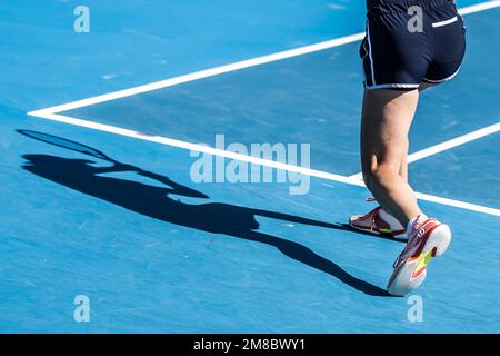 Melbourne, Victoria, Australia. 13th Jan, 2023. MELBOURNE, AUSTRALIA - GENNAIO 13: Ajla Tomljanovic dell'Australia pratica davanti all'Australian Open 2023 al Melbourne Park il 13 Gennaio 2023 a Melbourne, Australia. (Credit Image: © Chris Putnam/ZUMA Press Wire) SOLO PER USO EDITORIALE! Non per USO commerciale! Foto Stock