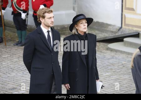 Salem, Germania. 13th Jan, 2023. Pierre Casiraghi e sua madre Caroline, Principessa di Hannover e Principessa di Monaco, lasciano il Minster dopo il servizio funebre per Max Margravio di Baden. Il Margravio era morto il 29 dicembre all'età di 89 anni nel Castello di Salem sul Lago di Costanza. Credit: Philip von Ditfurth/dpa/Alamy Live News Foto Stock