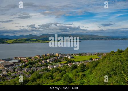 Guardando verso nord attraverso il Clyde da Lyle Hill Greenock Scozia. Foto Stock