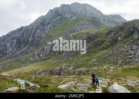 Tryfan Mountain nella valle di Ogwen, Snowdonia National Park, Galles, Regno Unito Foto Stock