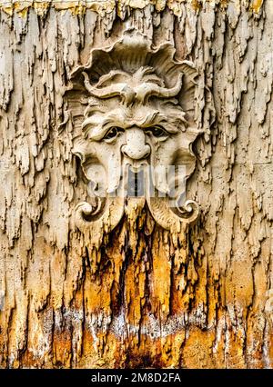 Old Mask Fountain Historic Town Hall Downtown Coral Gables Florida Costruito nel 1928 nel registro nazionale degli Stati Uniti luoghi storici Foto Stock