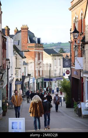 High Street, Stroud, Gloucestershire, Inghilterra. - 13 Gennaio 2023 immagine di Thousand Word Media/Andrew Higgins Foto Stock