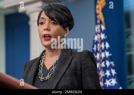 Washington, Stati Uniti. 13th Jan, 2023. Senior Advisor for Public Engagement Keisha Lance Bottoms parla in un briefing alla Casa Bianca il 13 gennaio 2023 a Washington DC. Foto di Ken Cedeno/Sipa USA Credit: Sipa USA/Alamy Live News Foto Stock