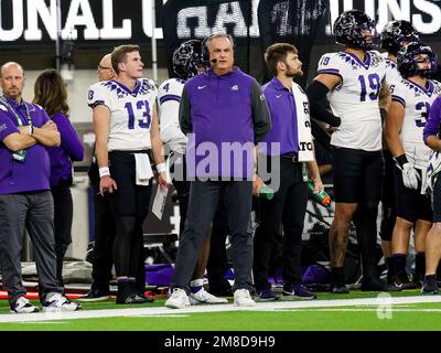 Inglewood, California. 9th Jan, 2023. L'allenatore di testa della TCU Horned Frogs Sonny Dykes si allena a margine durante la partita del campionato nazionale di calcio del College Playoff tra la TCU Horned Frogs e la Georgia Bulldogs il 9 gennaio 2023 allo stadio SoFi di Inglewood, California. (Credito obbligatorio: Freddie Beckwith/MarinMedia.org/Cal Sport Media) (fotografo completo assoluto, e crediti richiesti).Televisione, o riviste a scopo di lucro contattare MarinMedia direttamente. Credit: csm/Alamy Live News Foto Stock