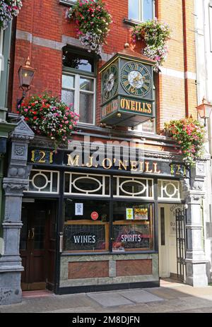 Classic Dublin bar, MJ ONEILL - 2 Suffolk St, Dublin 2, D02 KX03, Eire, Irlanda Foto Stock