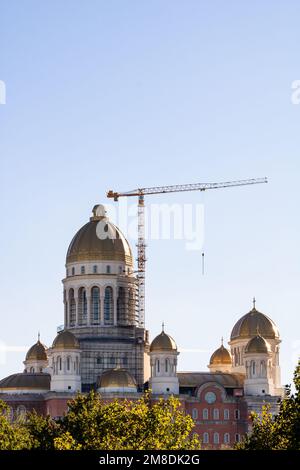 Cattedrale della salvezza del popolo (catedrala Mantuirii Neamului). Cattedrale ortodossa cristiana a Bucarest, Romania, 2022 Foto Stock