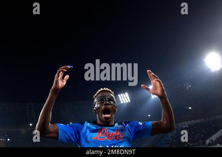 Napoli, Italia. 13th Jan, 2023. Victor Osimhen di SSC Napoli festeggia dopo che Khvicha Kvaratskhelia (non raffigurato) ha segnato il gol di 2-0 durante la Serie A partita di calcio tra SSC Napoli e Juventus FC allo stadio Diego Armando Maradona di Napoli (Italia), 13th gennaio 2023. Foto Andrea Staccioli/Insidefoto Credit: Insidefoto di andrea staccioli/Alamy Live News Foto Stock