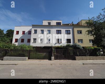 BRNO, REPUBBLICA CECA - CIRCA SETTEMBRE 2022: Nuova Casa Brno 1928 mostra alloggi moderni Foto Stock