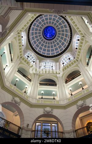 Edificio del Porto di Liverpool, precedentemente Mersey Docks e Harbour Board Building, Pier Head, Liverpool. Costruito nel 1907, qui raffigurato nel gennaio 2023. Foto Stock