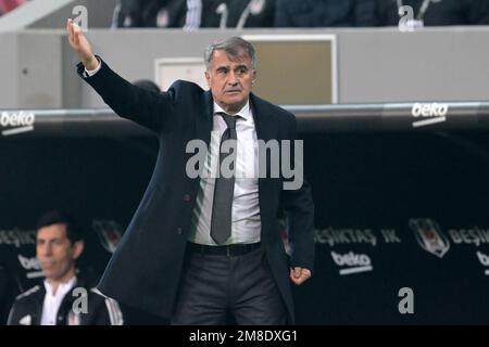 ISTANBUL - Besiktas allenatore JK Senol Gunes durante la partita turca Super Lig tra Besiktas e Kasimpasa AS al Vodafone Park il 7 gennaio 2023 a Istanbul, Turchia. AP | altezza olandese | GERRIT DI COLONIA Foto Stock