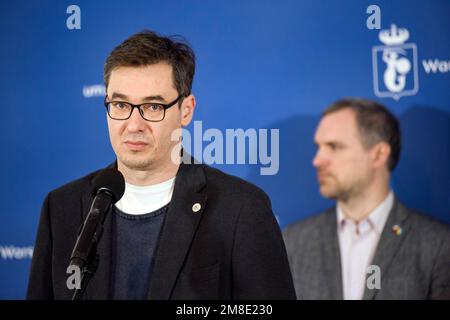 Il sindaco di Budapest, Gergely Karacsony, parla durante una conferenza stampa. Rafal Trzaskowski - Sindaco di Varsavia, Gergely Karacsony - Sindaco di Budapest, Zdenek Hrib - Sindaco di Praga e Matus Vallo - Sindaco di Bratislava, come rappresentanti del Patto delle Città libere recentemente istituito, Ha parlato in una conferenza stampa alla stazione ferroviaria orientale di Varsavia subito dopo il ritorno dall'Ucraina. Durante la conferenza, i sindaci hanno condiviso le conclusioni della visita in Ucraina e hanno parlato dell'assistenza che le singole capitali del Patto forniranno all'Ucraina. Foto Stock