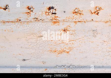 Vecchio sfondo grigio arrugginito in metallo, struttura astratta. Può essere utilizzato come sfondo astratto con spazio. Foto Stock