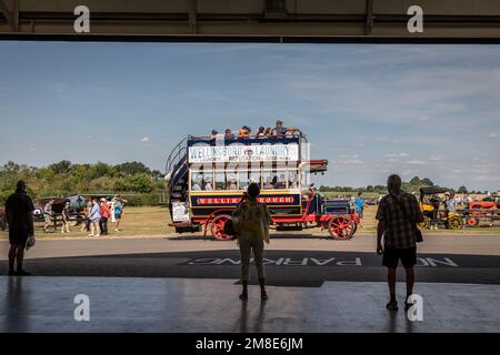 Autobus a due piani Wellingborough Leyland ST, Old Warden Airfield, Biggleswade, Bedfordshire, Regno Unito Foto Stock