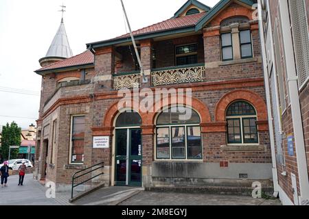 Sydney, NSW - Australia -13-12-2019: Edificio in stile Federation Queen Anne, all'angolo tra Railway Parade e Belgrade Street a Kogarah. Foto Stock