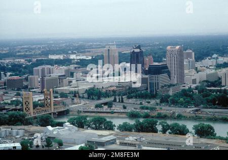 Vista aerea dell'edificio del Campidoglio della California e dell'area circostante del centro di Sacramento, California. Data esatta dell'acquisizione sconosciuta. Paese: Sconosciuto Foto Stock