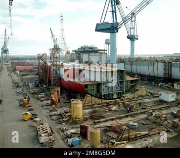 Una vista di un quarto del porto del comando militare Sealift che pervana LE ACQUE delle navi (T-AGS-45) con il 40% di completamento della costruzione. Base: Avondale Stato: Louisiana(LA) Paese: Stati Uniti d'America (USA) Foto Stock