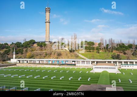 Serbatoi e canali per la manutenzione, la depurazione e la fornitura di acqua nella città, Tres Cantos, Madrid. Foto Stock