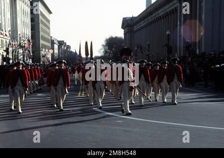 Comitato inaugurale delle forze armate dietro le quinte. Le unità militari partecipano alla parata di inaugurazione presidenziale del 1993. Base: Washington Stato: District of Columbia (DC) Nazione: Stati Uniti d'America (USA) Foto Stock