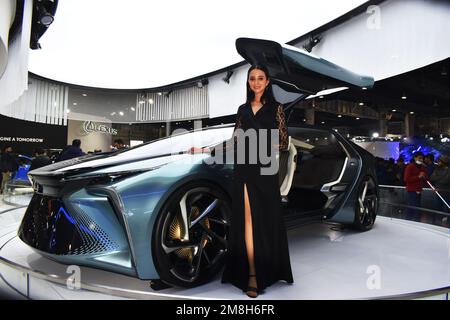 Greater Noida, Utttar Pradesh, India. 12th Jan, 2023. L'Auto Expo è la più grande fiera automobilistica in India, che si tiene una volta ogni due anni. Dopo una mancanza lo scorso anno a causa delle restrizioni COVID-19, l'evento è tornato a India Expo Mart a Greater Noida, Utttar Pradesh dopo tre anni. Produttori come Maruti Suzuki, Hyundai, Kia, MG e Tata hanno presentato i loro prossimi prodotti il primo giorno dell'evento di ieri, mentre una serie di svista si sono svolte oggi. (Credit Image: © Arnav Kaushik/Pacific Press via ZUMA Press Wire) SOLO PER USO EDITORIALE! Non per USO commerciale! Foto Stock