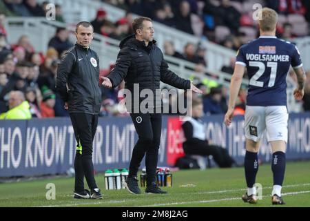 Gary Rowett, manager di Millwall, gestirà e reagirà durante la partita del campionato Sky Bet Middlesbrough vs Millwall al Riverside Stadium, Middlesbrough, Regno Unito, 14th gennaio 2023 (Foto di James Heaton/News Images) Foto Stock