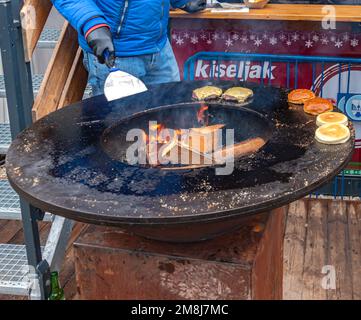 Sarajevo Street Food Market 2023 si svolge dal 11 al 22 gennaio 2023 Foto Stock