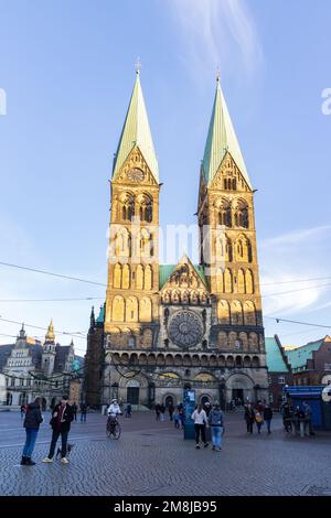 Brema, Germania - Novemeber 13, 2022: Facciata della cattedrale di Brema in stato libera città anseatica di Brema in Germania Foto Stock