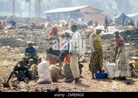 Rifugiati ruandesi che sono venuti a Goma dopo lo scoppio di una guerra civile nel loro paese. Subject Operation/Series: Support Hope base: Goma Paese: Zaire (ZAR) Foto Stock