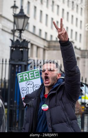 Londra, Regno Unito, 14 GENNAIO 2023, i manifestanti si sono riuniti fuori Downing Street, chiedendo al governo britannico di intervenire contro l’Iran per l’esecuzione di Alirea Atbari. Aubrey Fagon/Alamy Live News Foto Stock