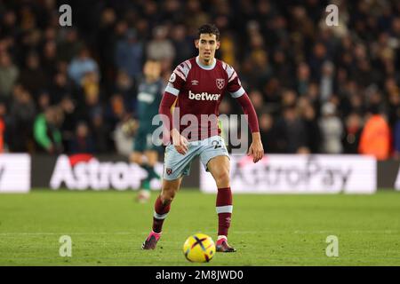 Wolverhampton, Regno Unito. 14th Jan, 2023. 14th gennaio 2023; Molineux Stadium, Wolverhampton, West Midlands, Inghilterra; Premier League Football, Wolverhampton Wanderers contro West Ham United; Nayef Aguerd del West Ham United Credit: Action Plus Sports Images/Alamy Live News Foto Stock