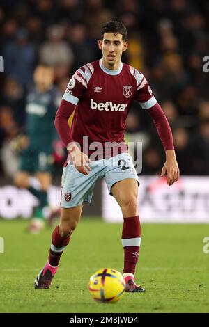 Wolverhampton, Regno Unito. 14th Jan, 2023. 14th gennaio 2023; Molineux Stadium, Wolverhampton, West Midlands, Inghilterra; Premier League Football, Wolverhampton Wanderers contro West Ham United; Nayef Aguerd del West Ham United Credit: Action Plus Sports Images/Alamy Live News Foto Stock