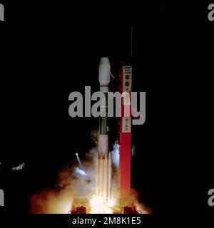 Un DELTA II, che trasporta il satellite del vento della NASA, è lanciato con successo dal complesso 17B alle 4:31 DEL MATTINO EDT. Base: Cape Canaveral Stato: Florida (FL) Nazione: Stati Uniti d'America (USA) Foto Stock