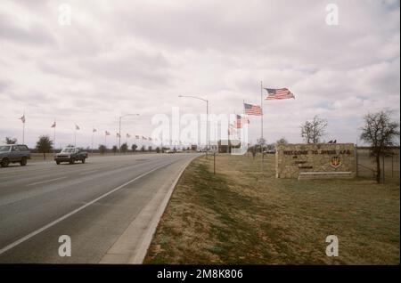 Vista a lungo raggio del cancello principale. Base: Dyess Air Force base Stato: Texas (TX) Paese: Stati Uniti d'America (USA) Foto Stock
