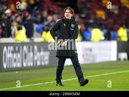 Thomas Frank, manager di Brentford, festeggia dopo il fischio finale della Premier League al GTECH Community Stadium di Londra. Data immagine: Sabato 14 gennaio 2023. Foto Stock